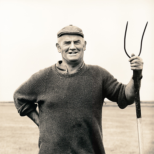 Man with pitchfork, Benbecula, Outer Hebrides. Getty ref: 3413-000003